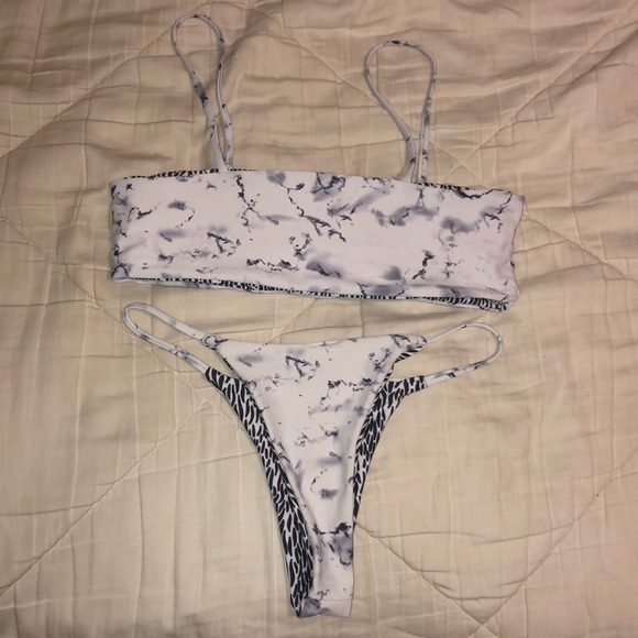 Bikini - Picture 2 of 2